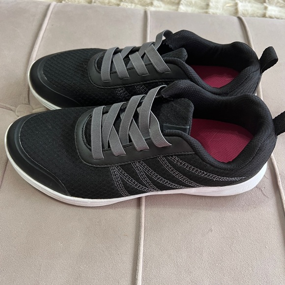 Vionic Black and Gray Sneakers - Picture 2 of 16